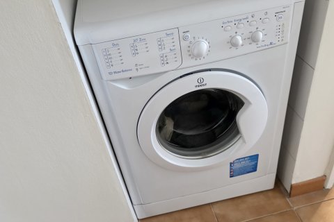 3 bedrooms Apartment in Nicosia,  No. 39768 13