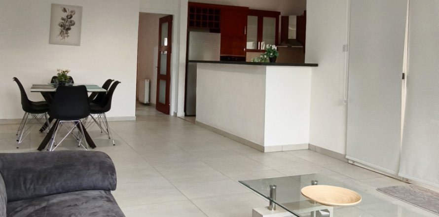 3 bedrooms Apartment in Strovolos, Nicosia,  No. 39767