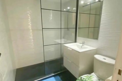 2 bedrooms Apartment in Larnaca, Larnaka,  No. 39770 8