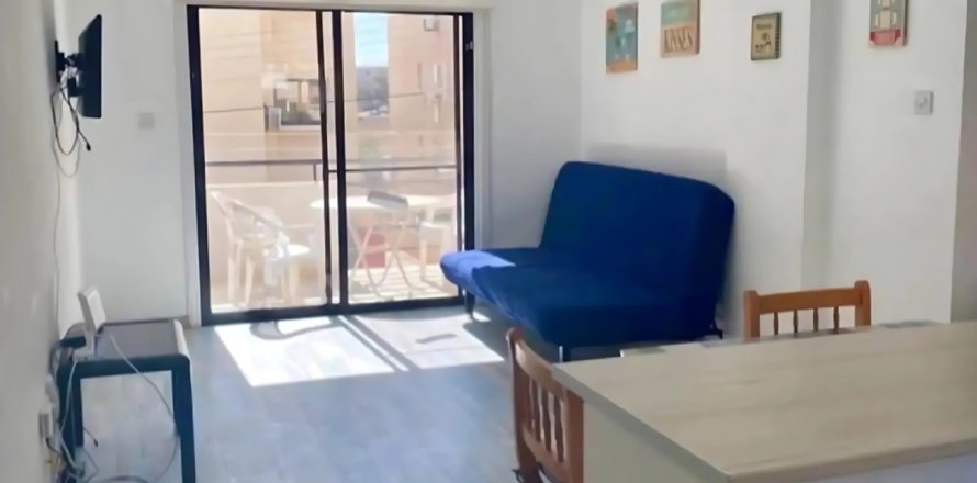 2 bedrooms Apartment in Larnaca, Larnaka,  No. 39770