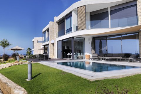4 bedrooms Villa in Chloraka, Paphos, No. 44662