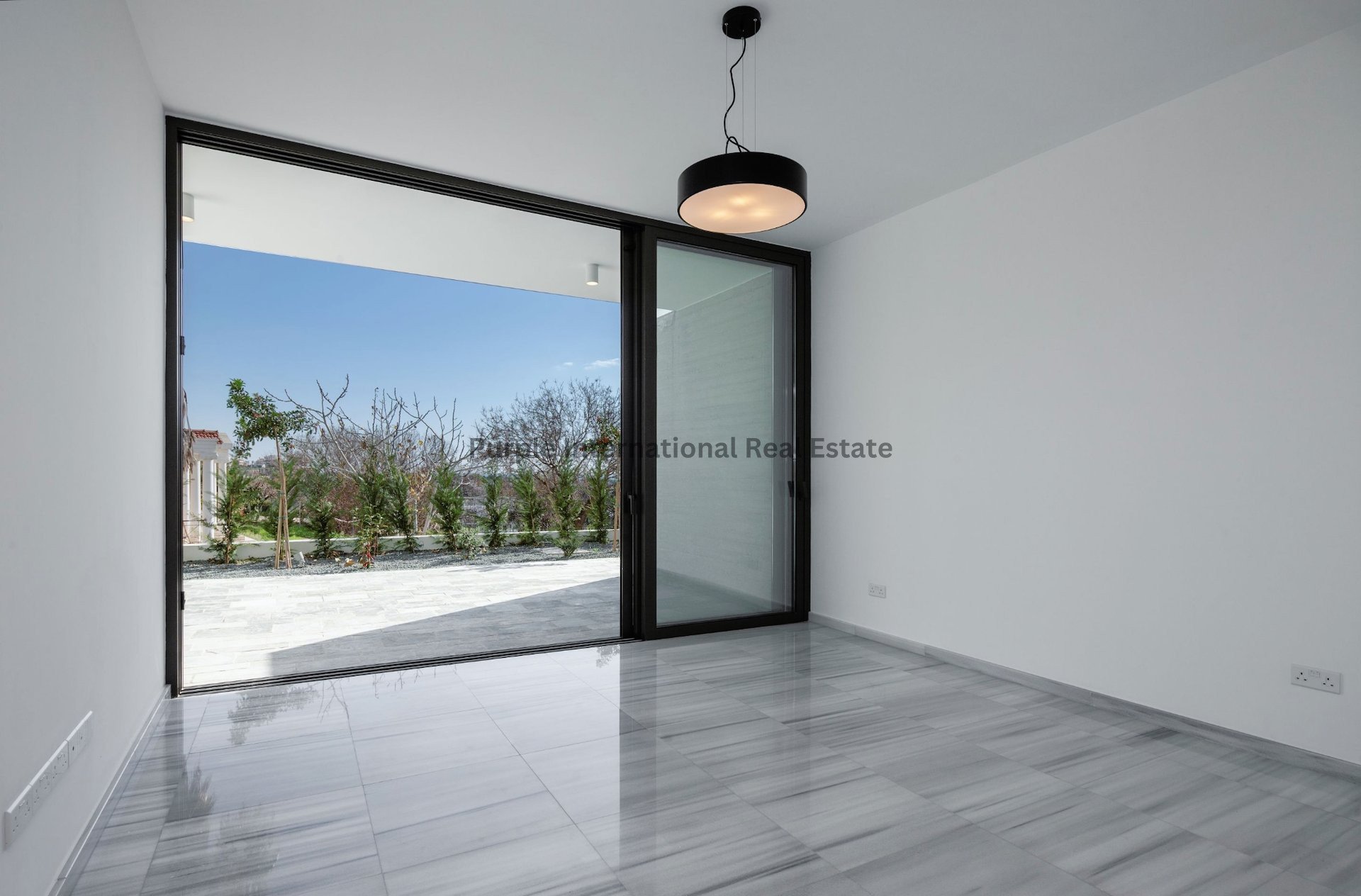 4 bedrooms Villa in Paphos, Cyprus No. 19812
