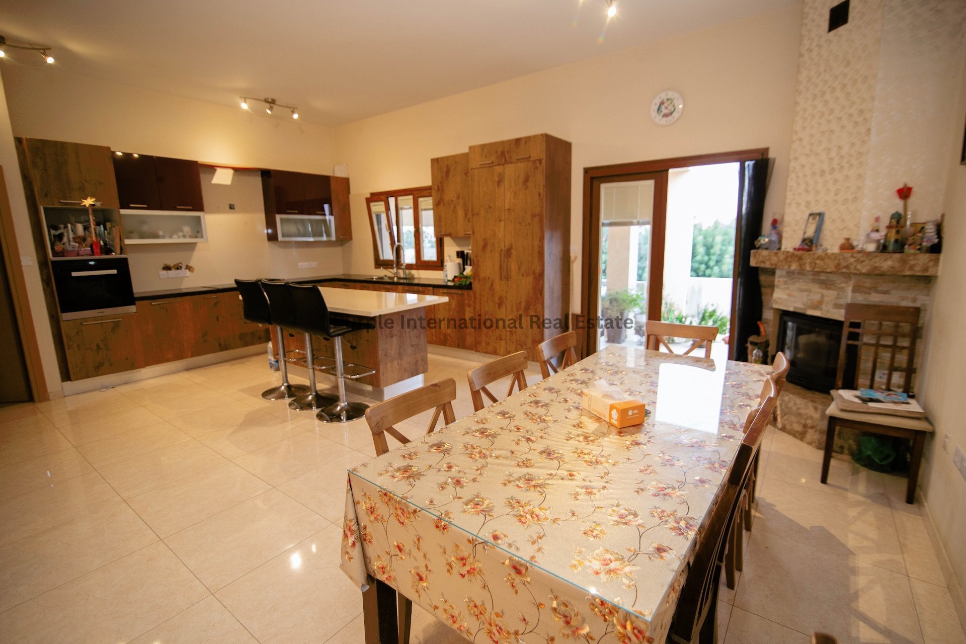 4 bedrooms Villa in Xylotymbou, Larnaka, Cyprus No. 19813