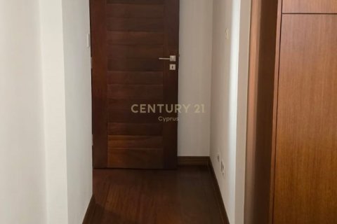 3 dormitorios Apartamento en Limassol,  No. 55882 4