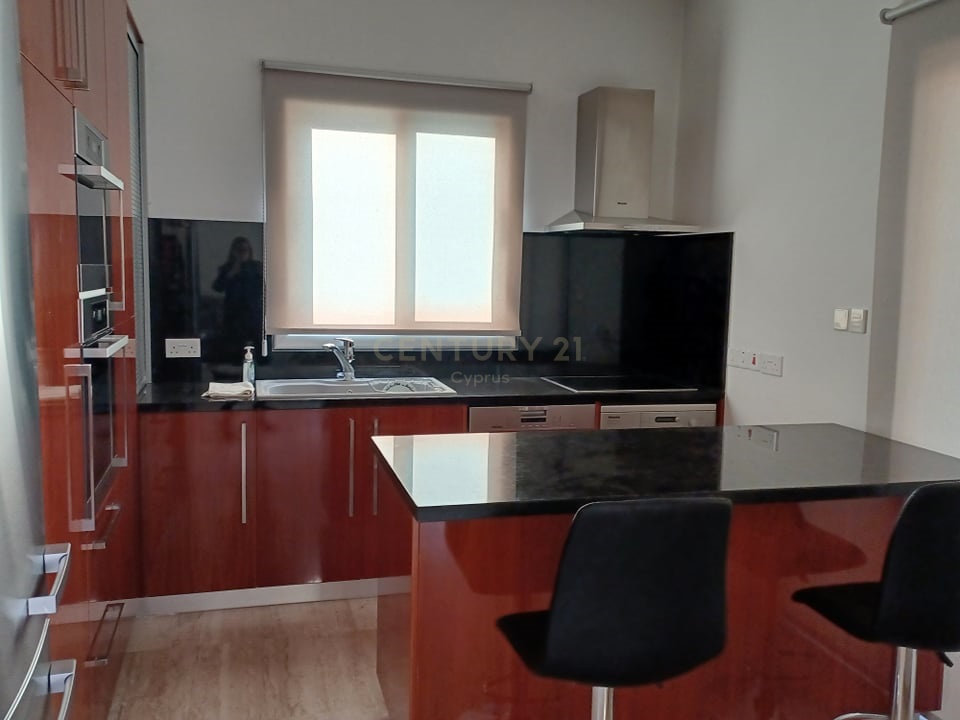 3 bedrooms Apartment in Limassol, Cyprus No. 55882