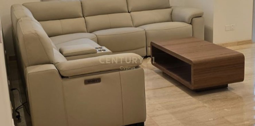 3 dormitorios Apartamento en Limassol,  No. 55882