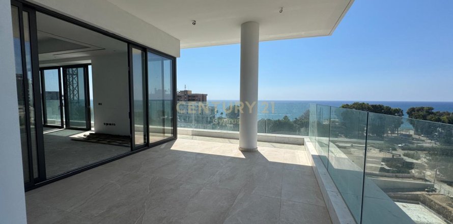 3 dormitorios Apartamento en Agios Tychonas, Limassol, No. 55886