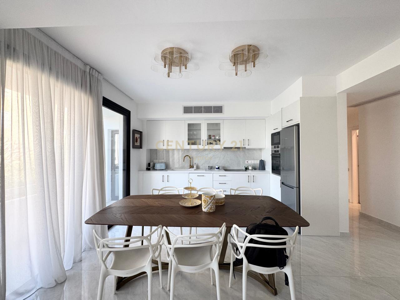 4 bedrooms Apartment in Agios Tychonas, Limassol, Cyprus No. 55884