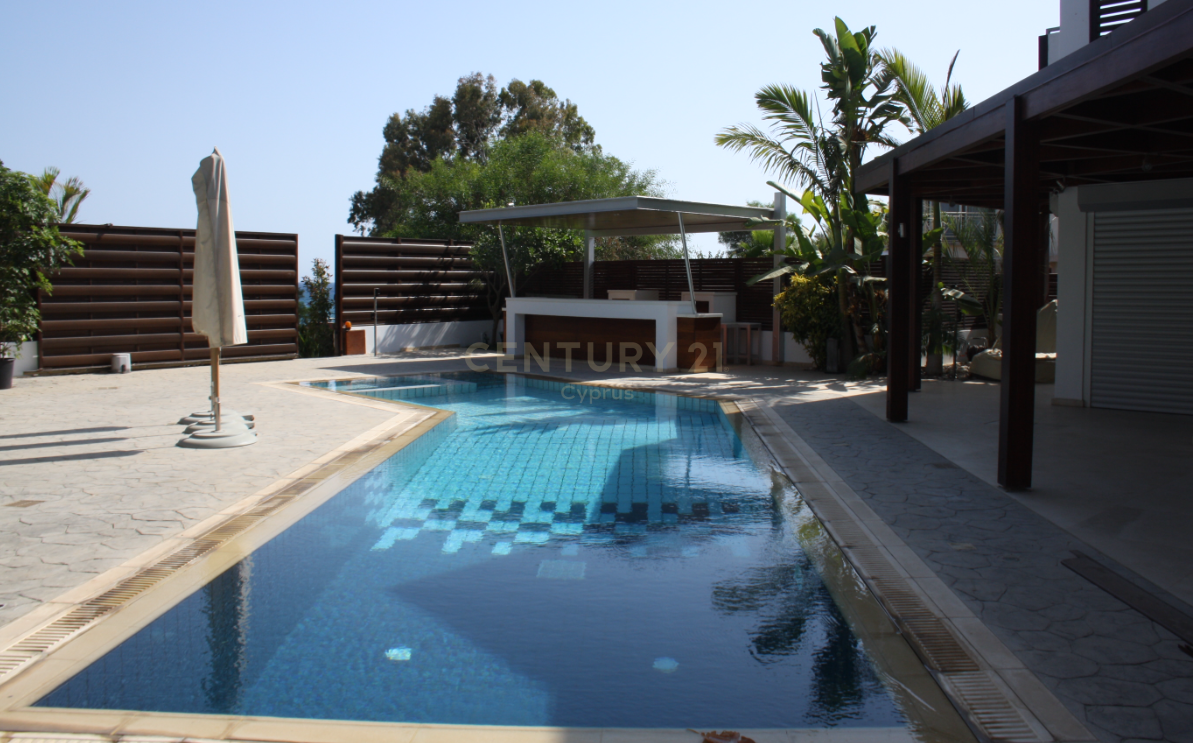 3 bedrooms Villa in Pyrgos, Limassol, Cyprus No. 27616