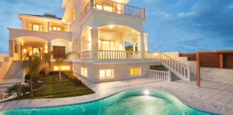 4 bedrooms Villa in Agios Tychonas, Limassol,  No. 27617