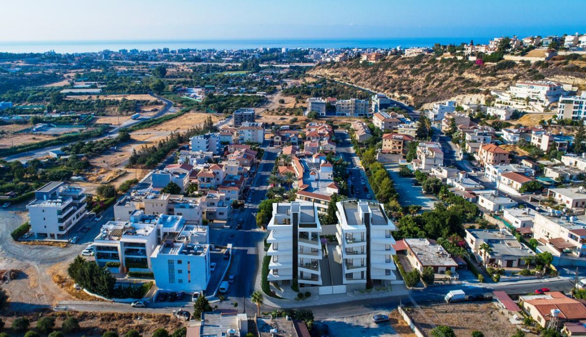3 bedrooms Apartment in Limassol, Cyprus No. 38661