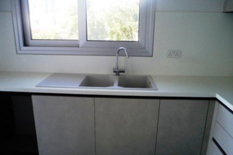 3 bedrooms Apartment in Limassol,  No. 38656 4