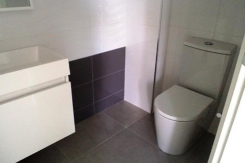 3 bedrooms Apartment in Limassol,  No. 38656 5