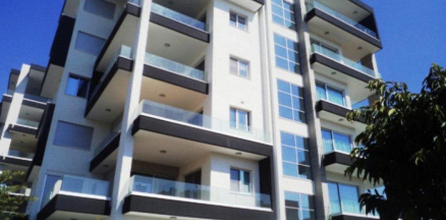 3 bedrooms Apartment in Limassol,  No. 38656