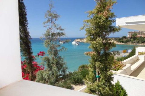 6 bedrooms Villa in Coral Bay, Pegeia, Paphos, No. 48705 4