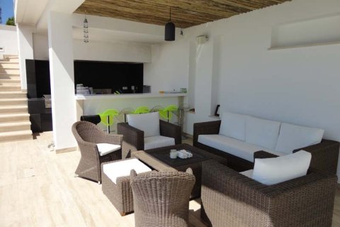 6 bedrooms Villa in Coral Bay, Pegeia, Paphos, No. 48705 9