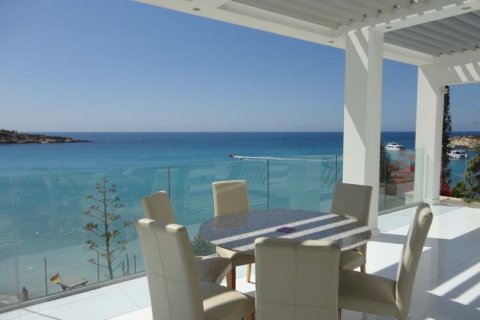 6 bedrooms Villa in Coral Bay, Pegeia, Paphos, No. 48705 3