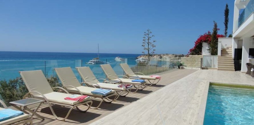 6 bedrooms Villa in Coral Bay, Pegeia, Paphos, No. 48705