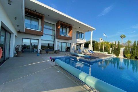 5 bedrooms Villa in Paphos,  No. 48706 2