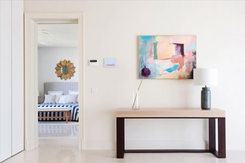 5 bedrooms Villa in Larnaca, Larnaka,  No. 38236 6