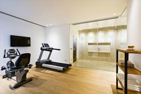 5 bedrooms Villa in Larnaca, Larnaka,  No. 38236 3