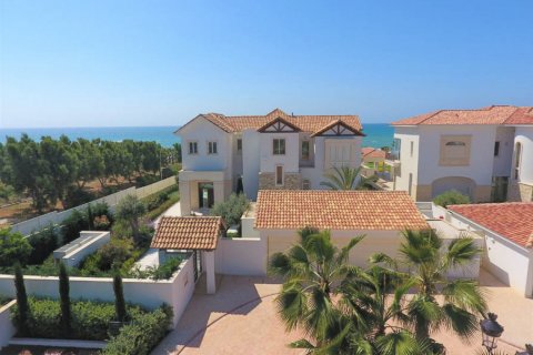 Вилла с 6 спальнями в Ларнака,  № 38237 12