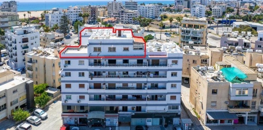 3 bedrooms Apartment in Larnaka, Cyprus No. 37702