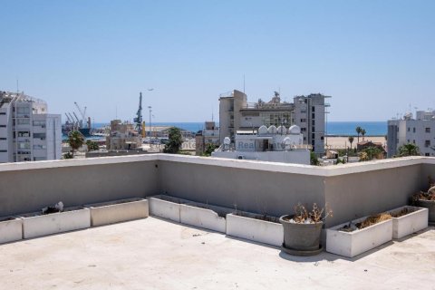 3 bedrooms Apartment in Larnaka, Cyprus No. 37702 5