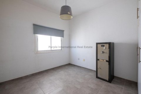 3 bedrooms Apartment in Larnaka, Cyprus No. 37702 10