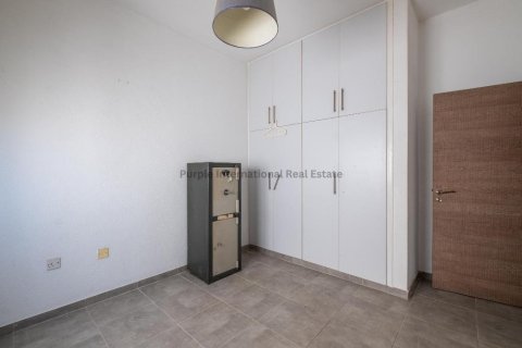 3 bedrooms Apartment in Larnaka, Cyprus No. 37702 9