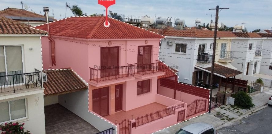 3 bedrooms Villa in Larnaca, Larnaka, Cyprus No. 37701