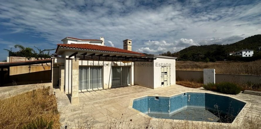 3 bedrooms Bungalow in Argaka, Paphos, Cyprus No. 36776