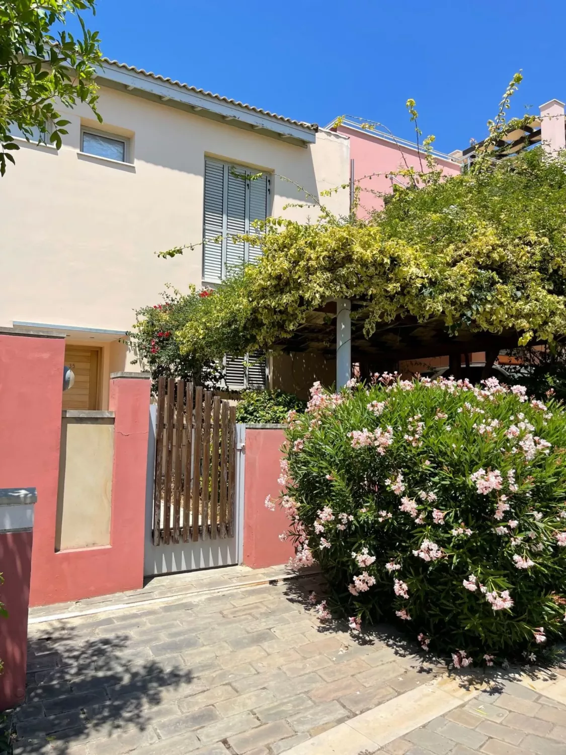 3 bedrooms Villa in Limassol, Cyprus No. 24089