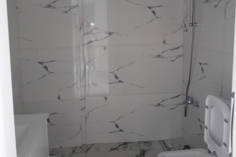 2 bedrooms Apartment in Larnaca, Larnaka,  No. 47869 6