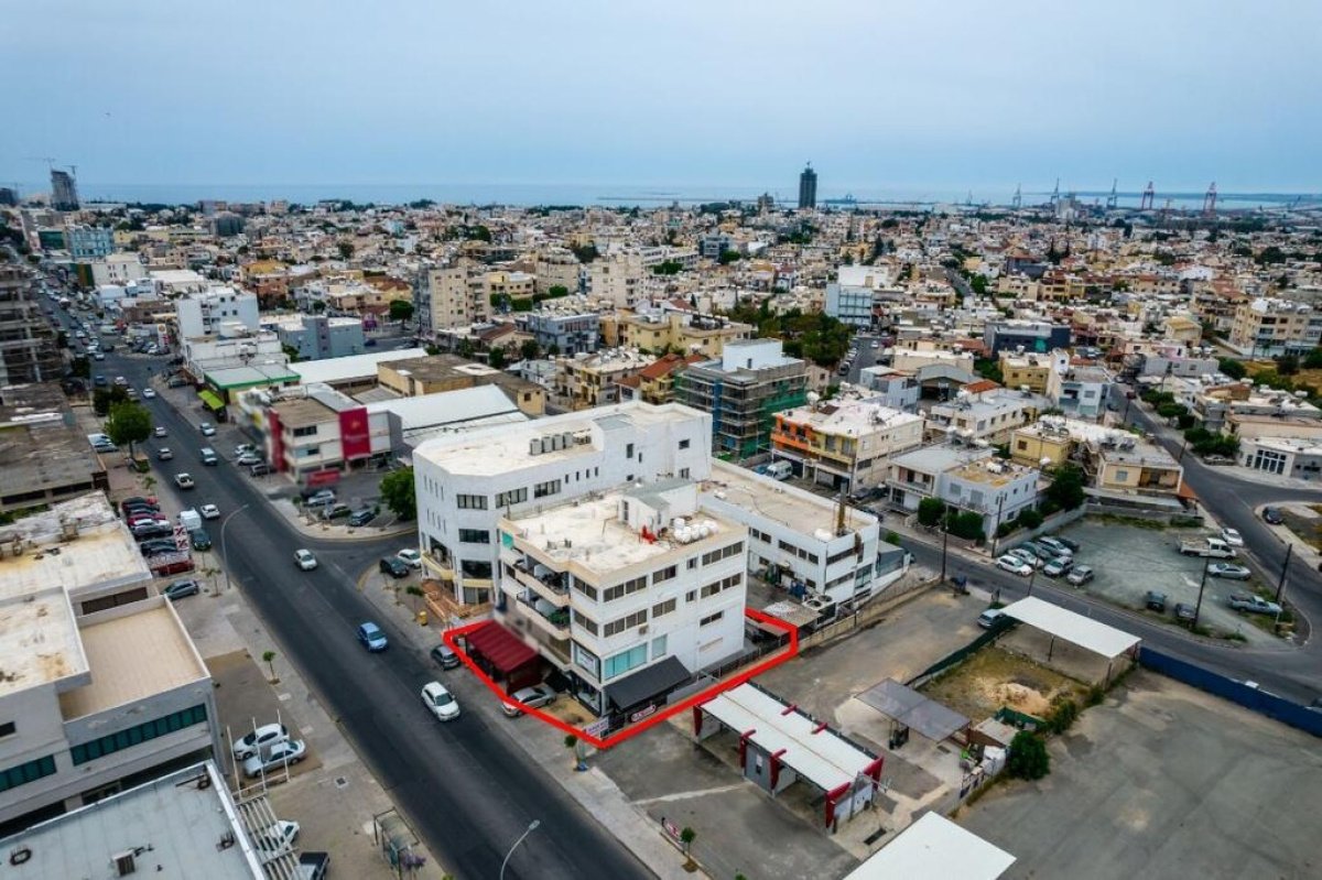 582m2 Commercial property in Limassol, Cyprus No. 37980