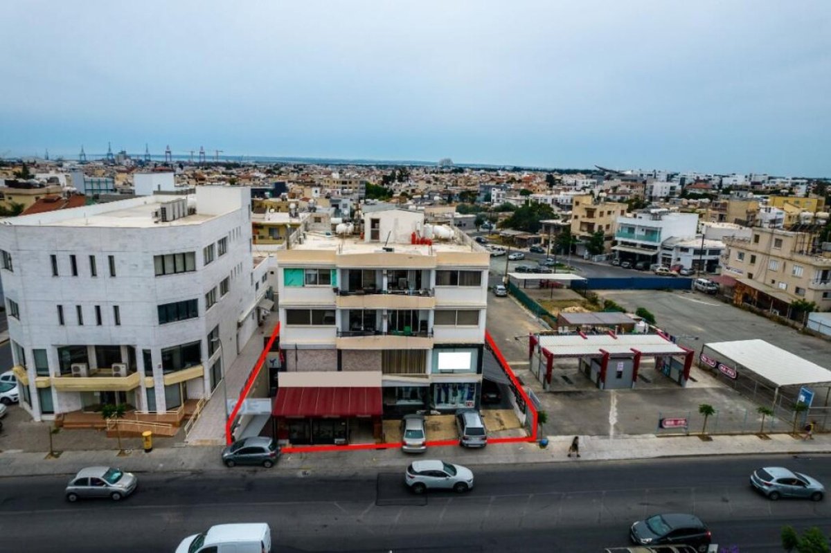 582m2 Commercial property in Limassol, Cyprus No. 37980