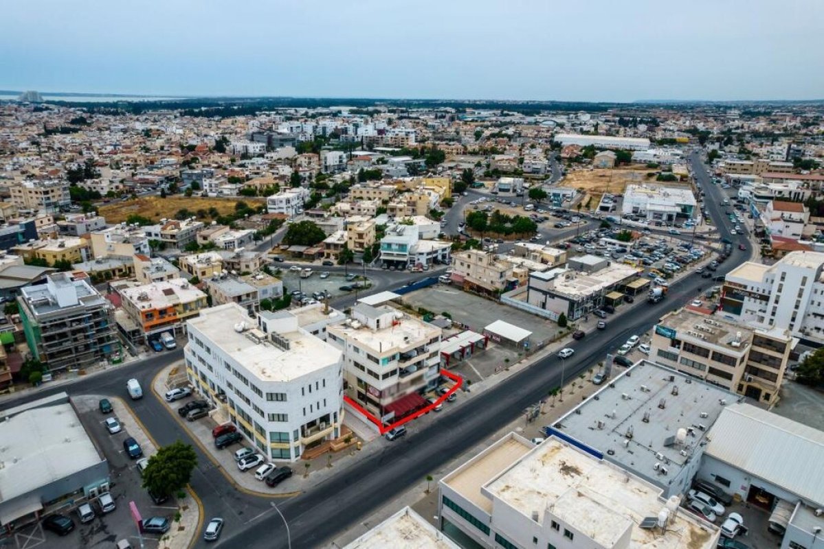 582m2 Commercial property in Limassol, Cyprus No. 37980