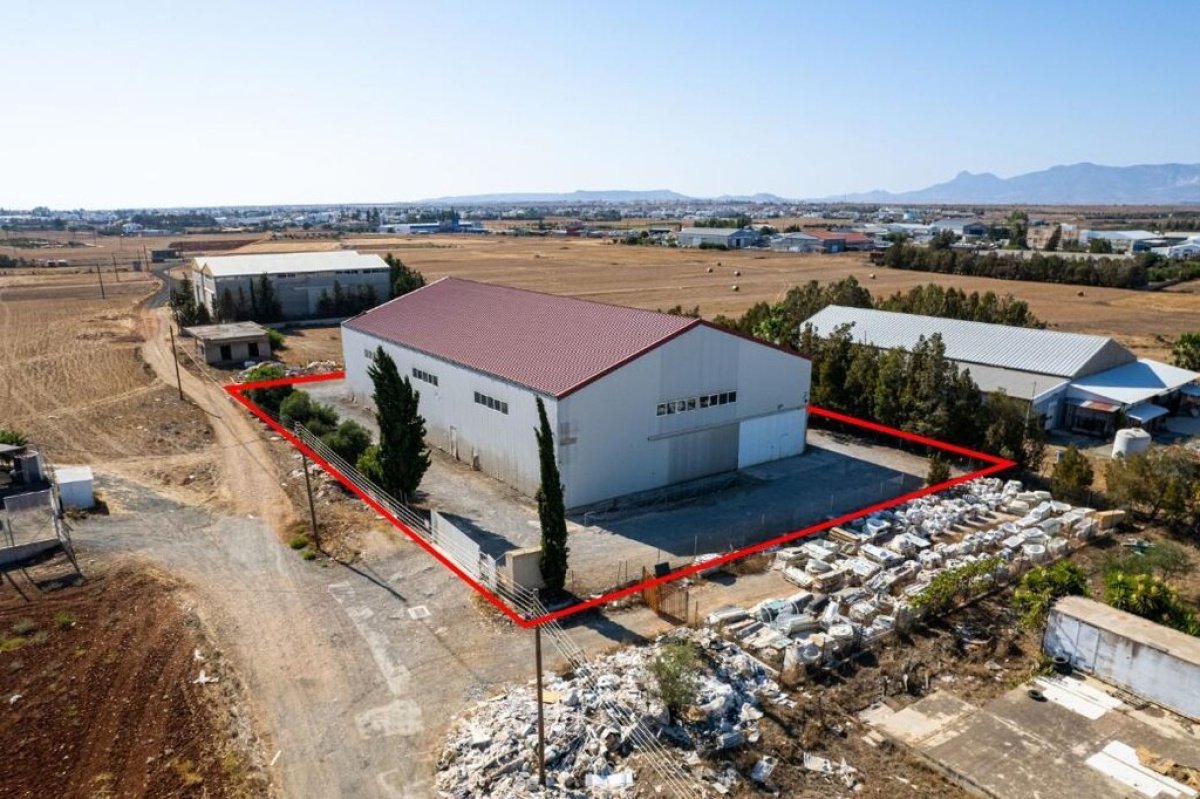 1125m2 Commercial property in Nicosia, Cyprus No. 37982