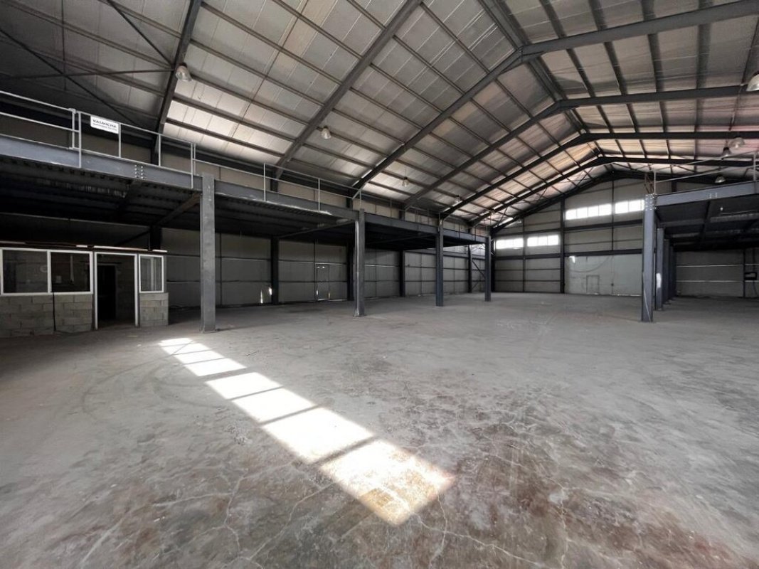 1125m2 Commercial property in Nicosia, Cyprus No. 37982