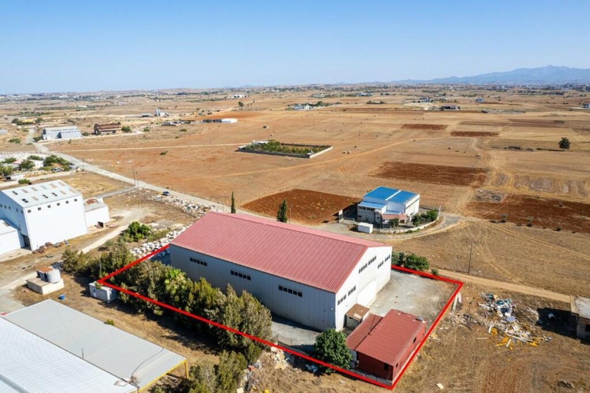 1125m2 Commercial property in Nicosia, Cyprus No. 37982