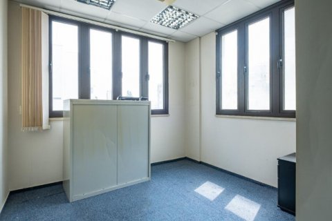 1060m2 Propriété commerciale à Nicosia, No. 37985 3