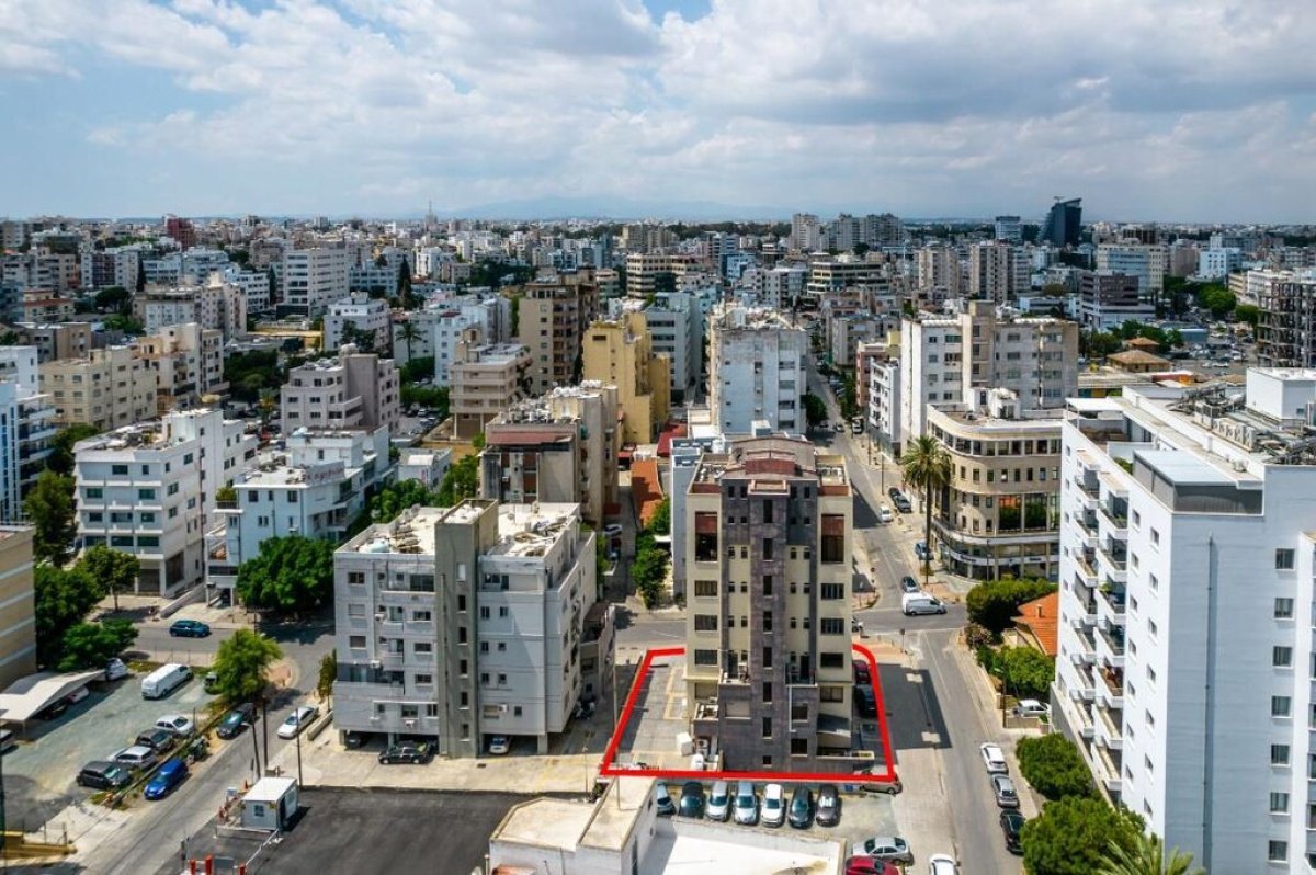 Коммерческая недвижимость 1060м2 в Никосия, Кипр № 37985