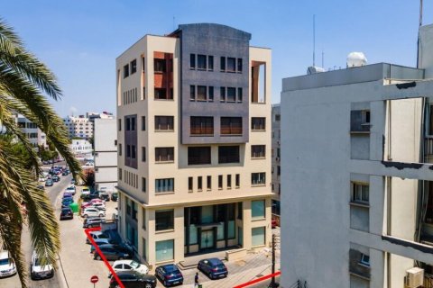 1060m2 Propriété commerciale à Nicosia, No. 37985 2