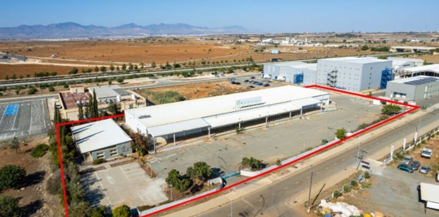 2675m2 Commercial property in Nicosia,  No. 37983