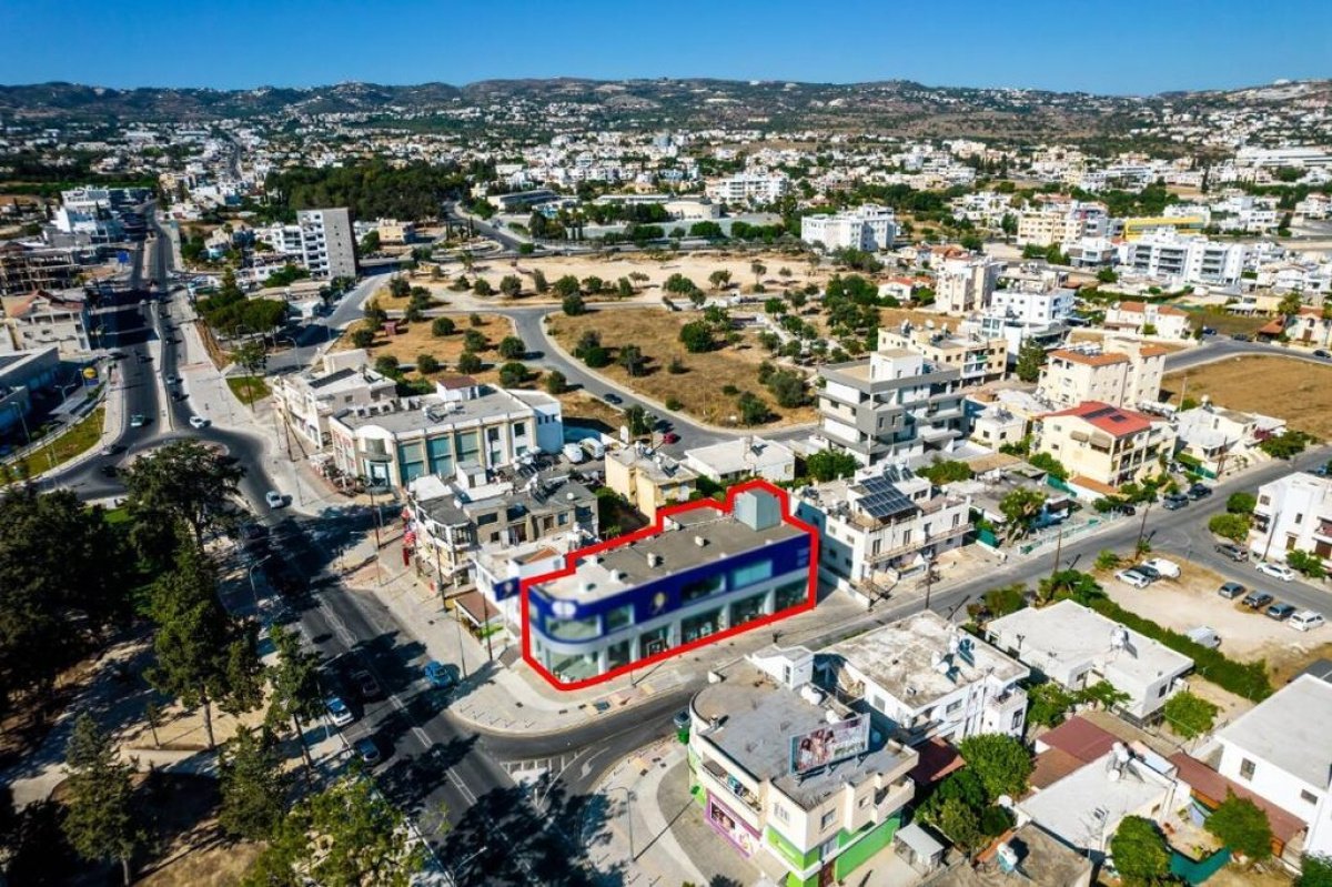 320m2 Commercial property in Paphos, Cyprus No. 37981