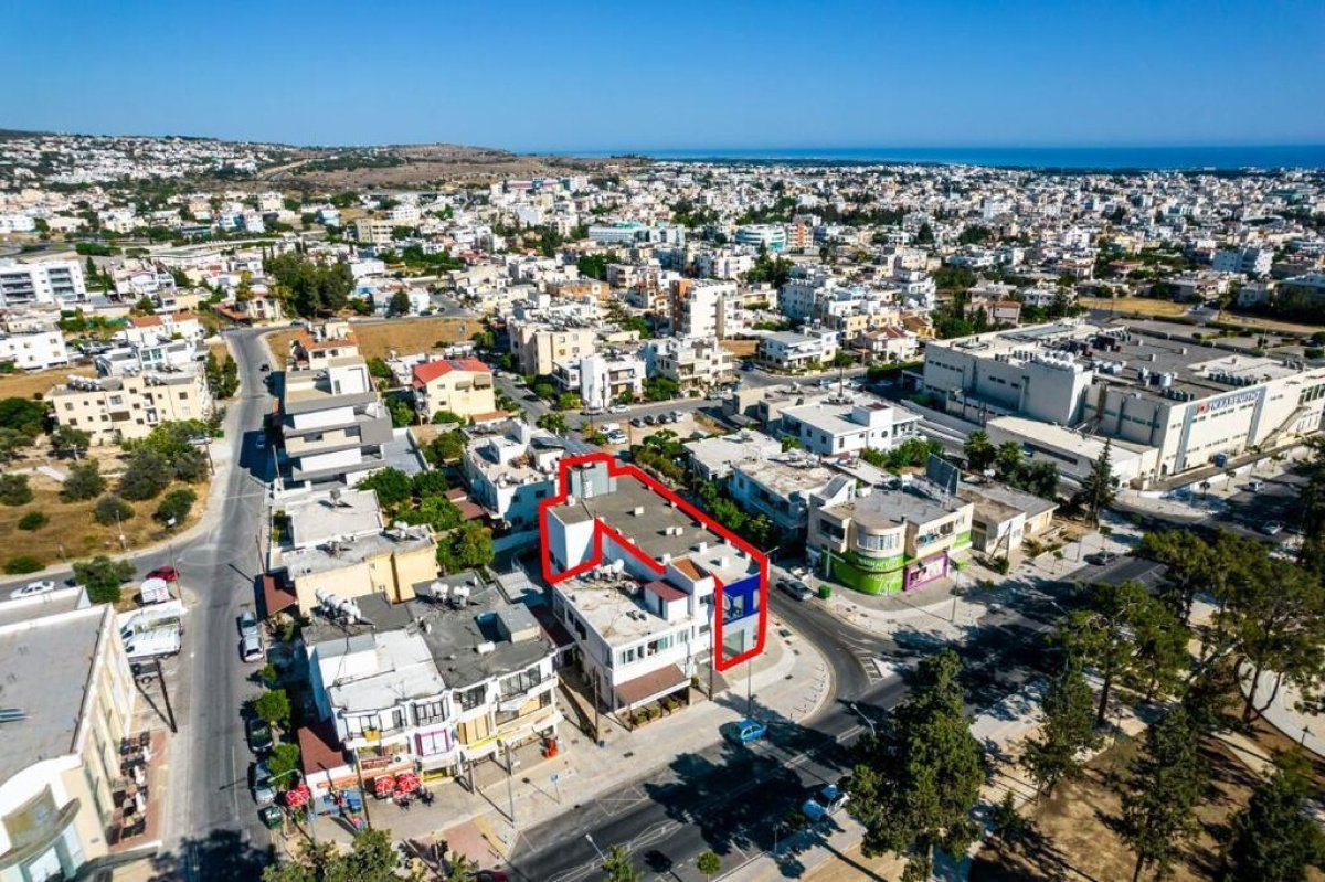 320m2 Commercial property in Paphos, Cyprus No. 37981