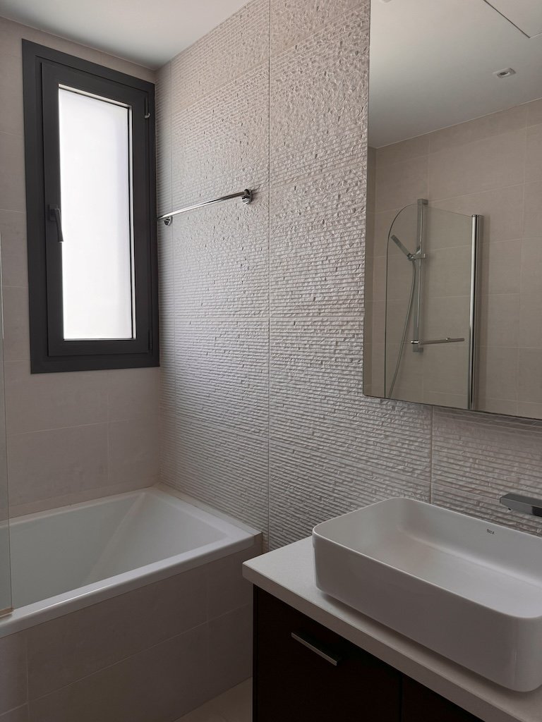 3 bedrooms Apartment in Germasogeia, Limassol, Cyprus No. 33009