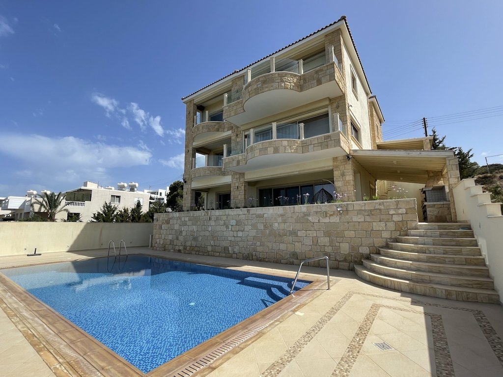 6 chambres Villa à Pegeia, Paphos, Chypre No. 33008
