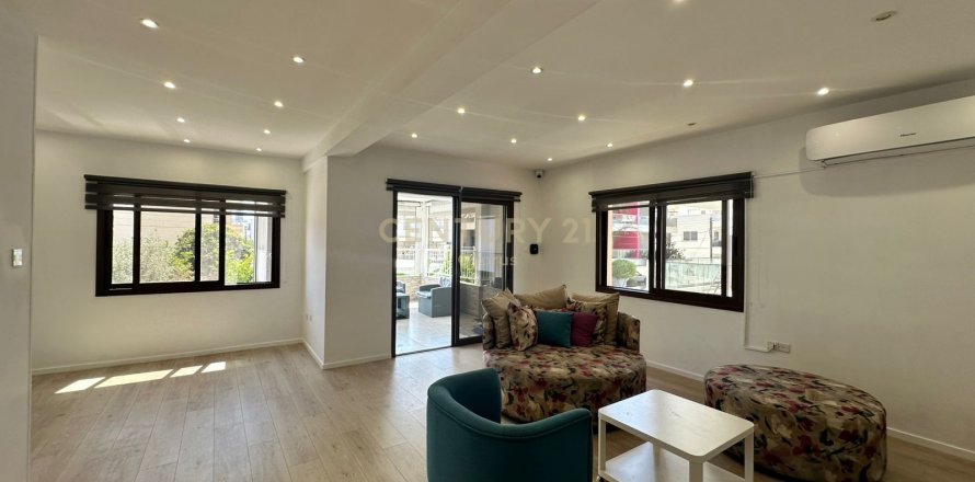 3 dormitorios Apartamento en Limassol,  No. 55835