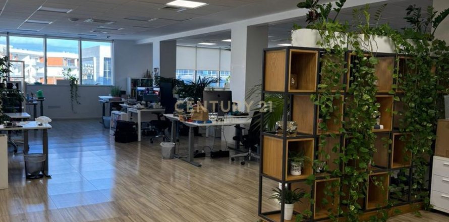 950m2 Oficina en Agios Athanasios, Limassol,  No. 55600
